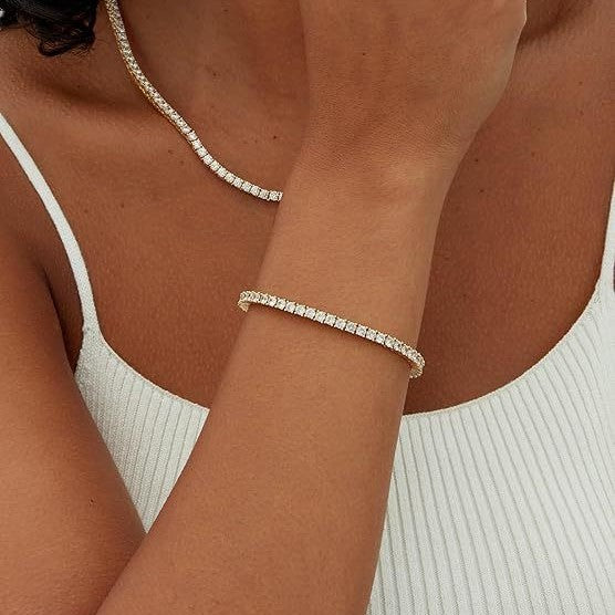 Women's Gold-colored Chain Bracelet Fully Studded With Diamonds